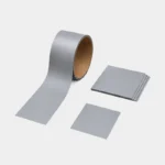 新首頁 LiPOLY PCM900 是一款兼具 9.0 W/m·K 高導熱係數與卓越製程便利性的相變化材料。室溫下呈固態,免去點膠設備;當工作溫度達約 45°C 時軟化並緊密貼合熱源與散熱器,最小 BLT 僅 25 µm(24 µm),能顯著降低熱阻,為高功率電子設備提供穩定高效的熱介面解決方案。